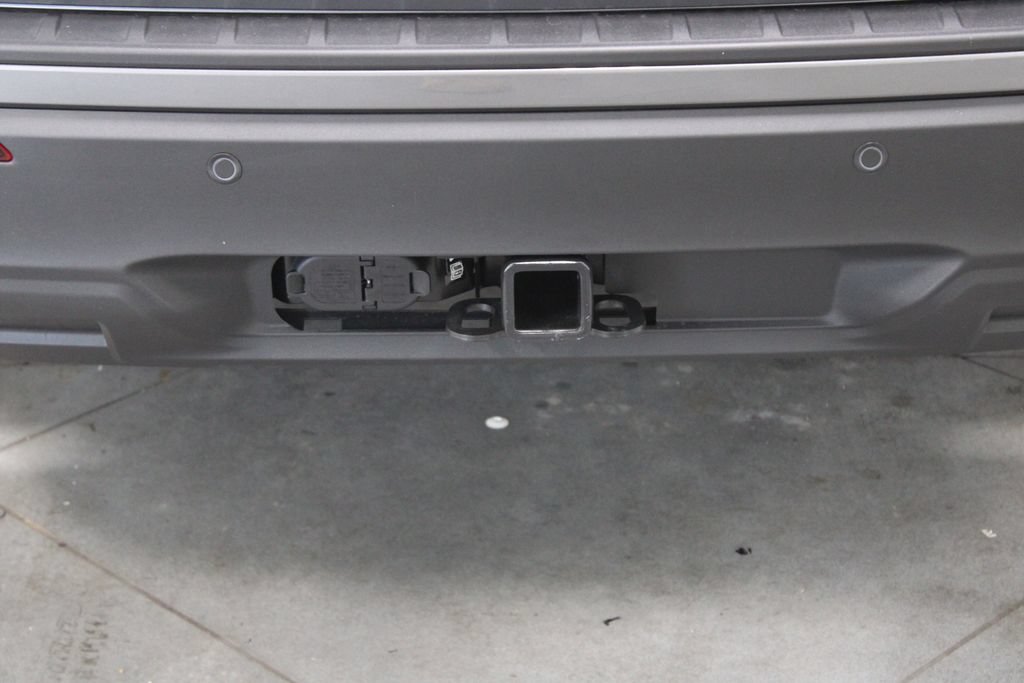New 2026 Ford Explorer Active RWD image 8