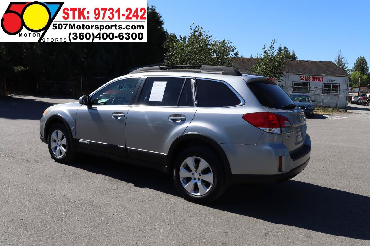 Used 2010 Subaru Outback 2.5i Premium AWD/4WD image 6