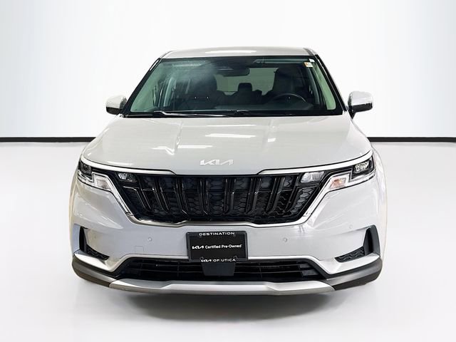 Used 2024 Kia Carnival EX FWD image 2