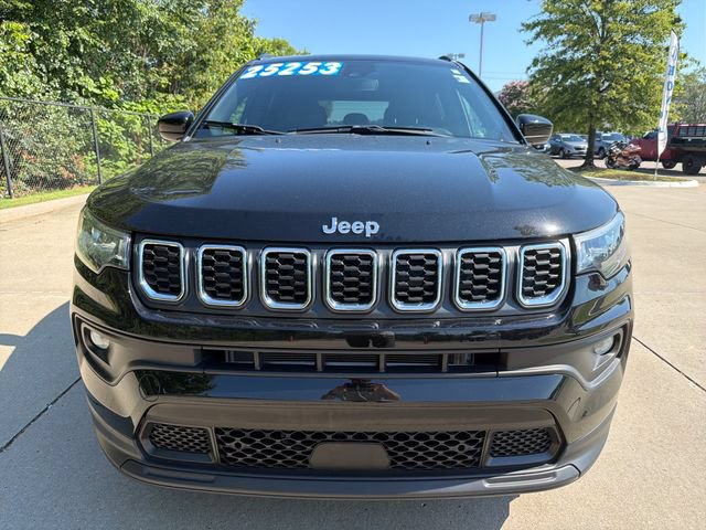 Used 2024 Jeep Compass Latitude AWD/4WD image 8