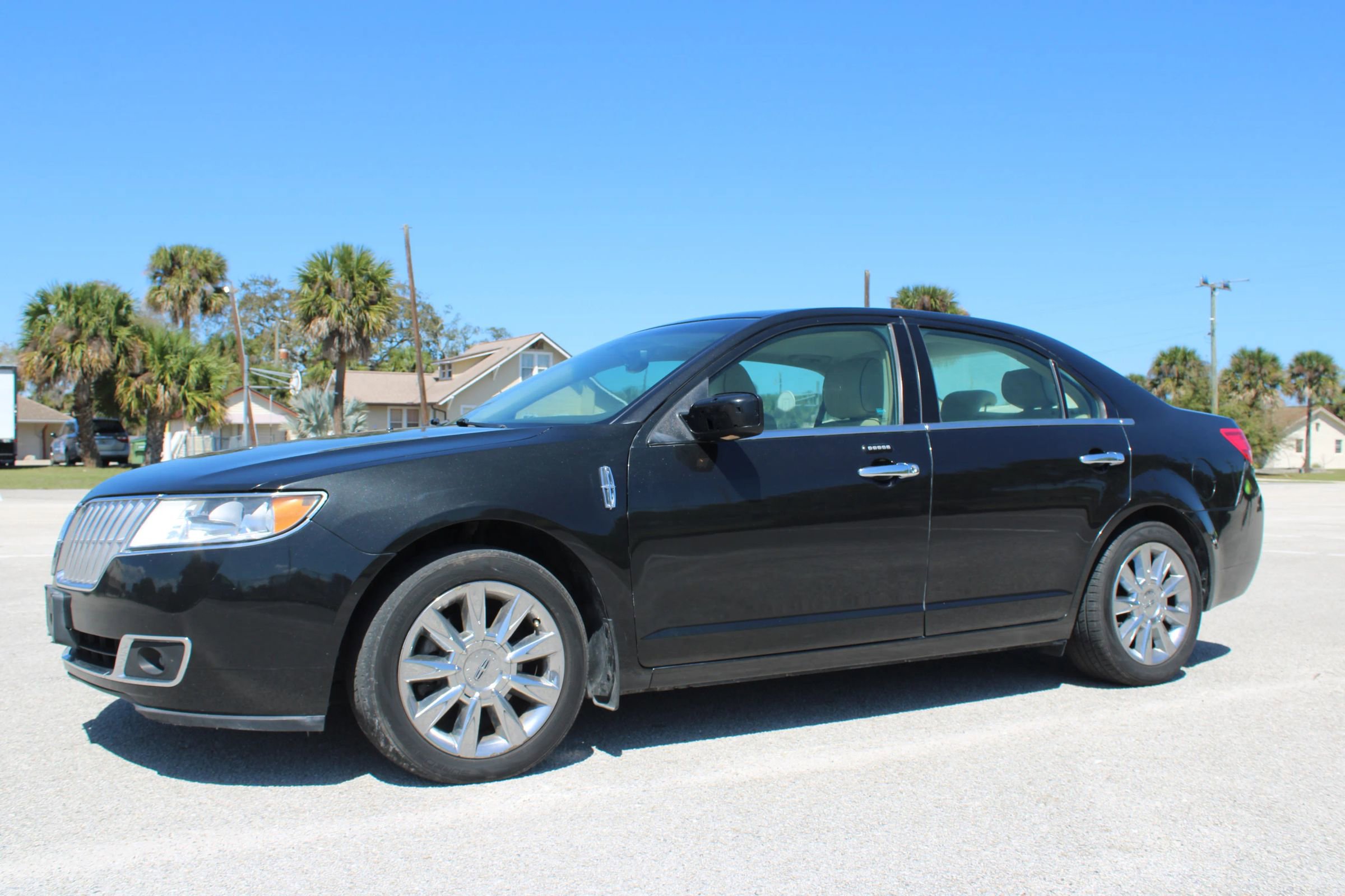 Used 2012 Lincoln MKZ AWD image 2