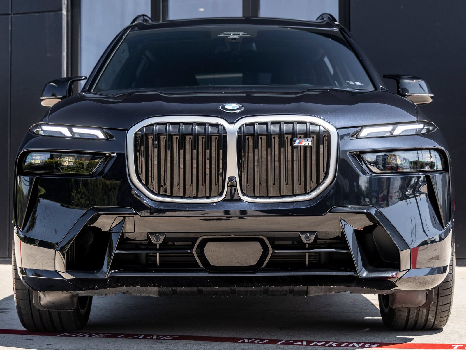 Used 2024 BMW X7 M60i AWD/4WD image 4