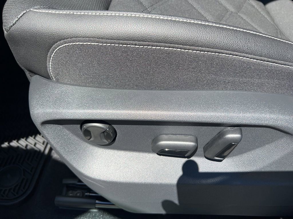 New 2026 Volkswagen Atlas SE image 16