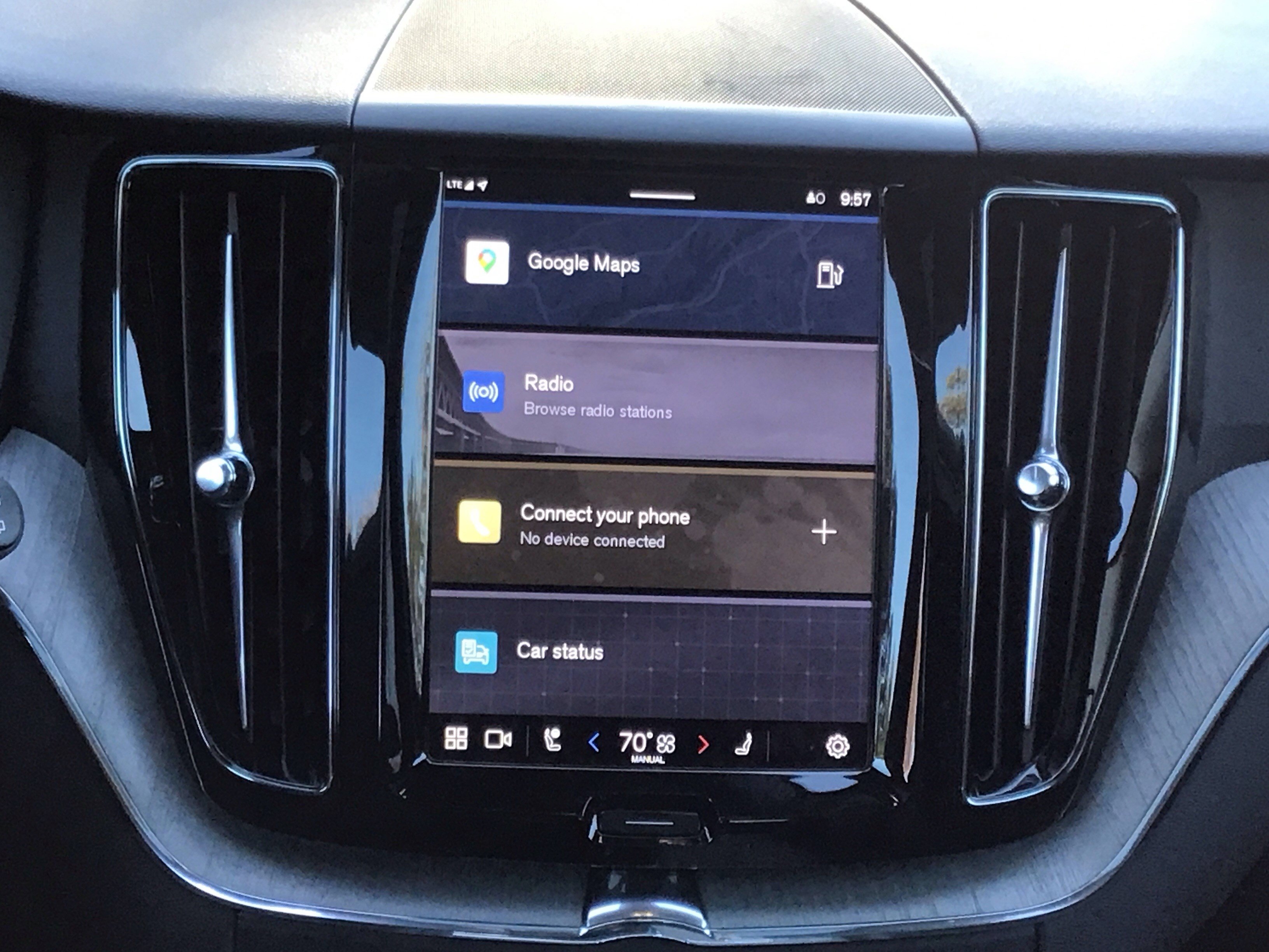 Certified 2025 Volvo XC60 B5 Plus image 31