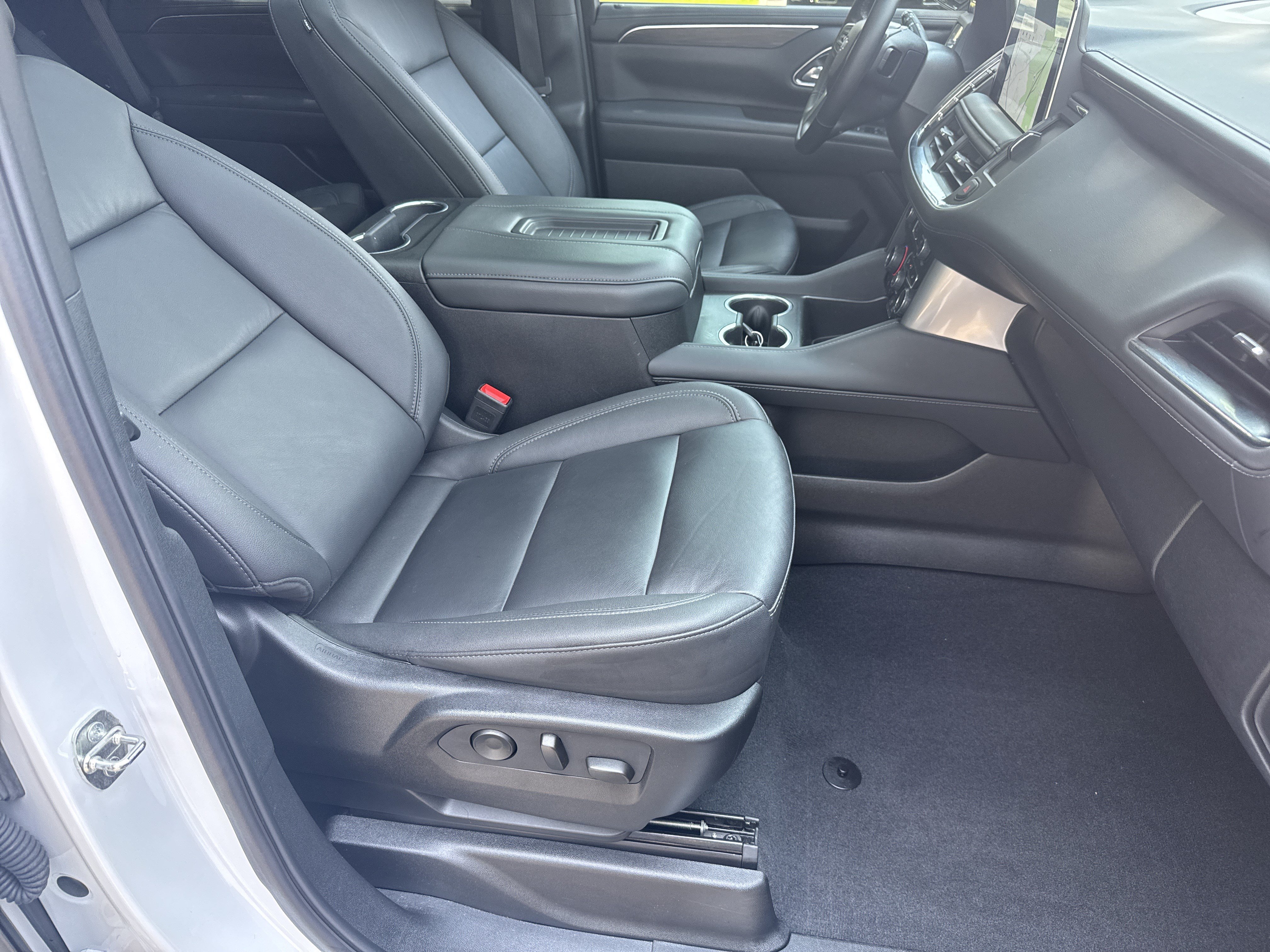 Certified 2024 Chevrolet Tahoe Z71 w/ Luxury Package AWD/4WD image 14