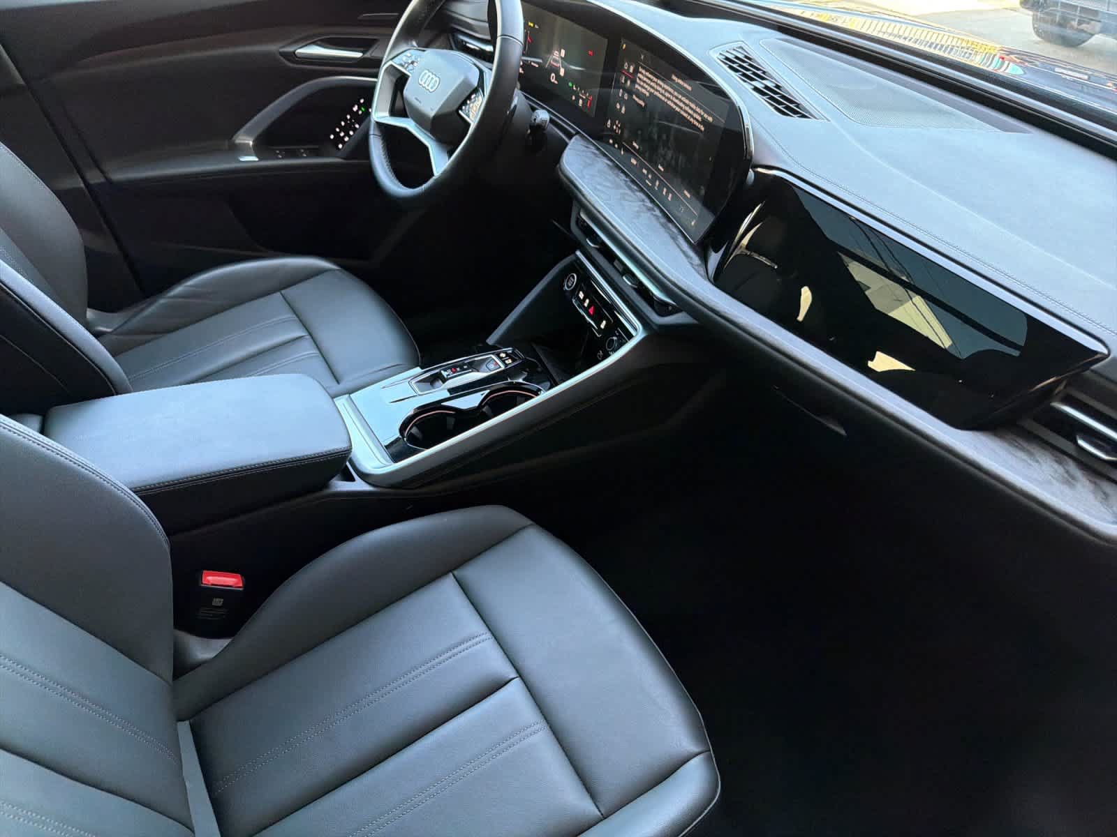Used 2025 Audi Q5 Premium w/ Premium Plus AWD/4WD image 16