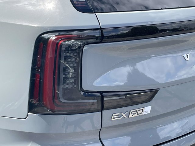 New 2026 Volvo EX90 Ultra AWD/4WD image 10