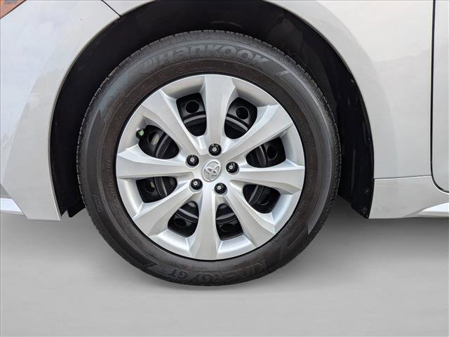 Used 2022 Toyota Corolla LE FWD image 22