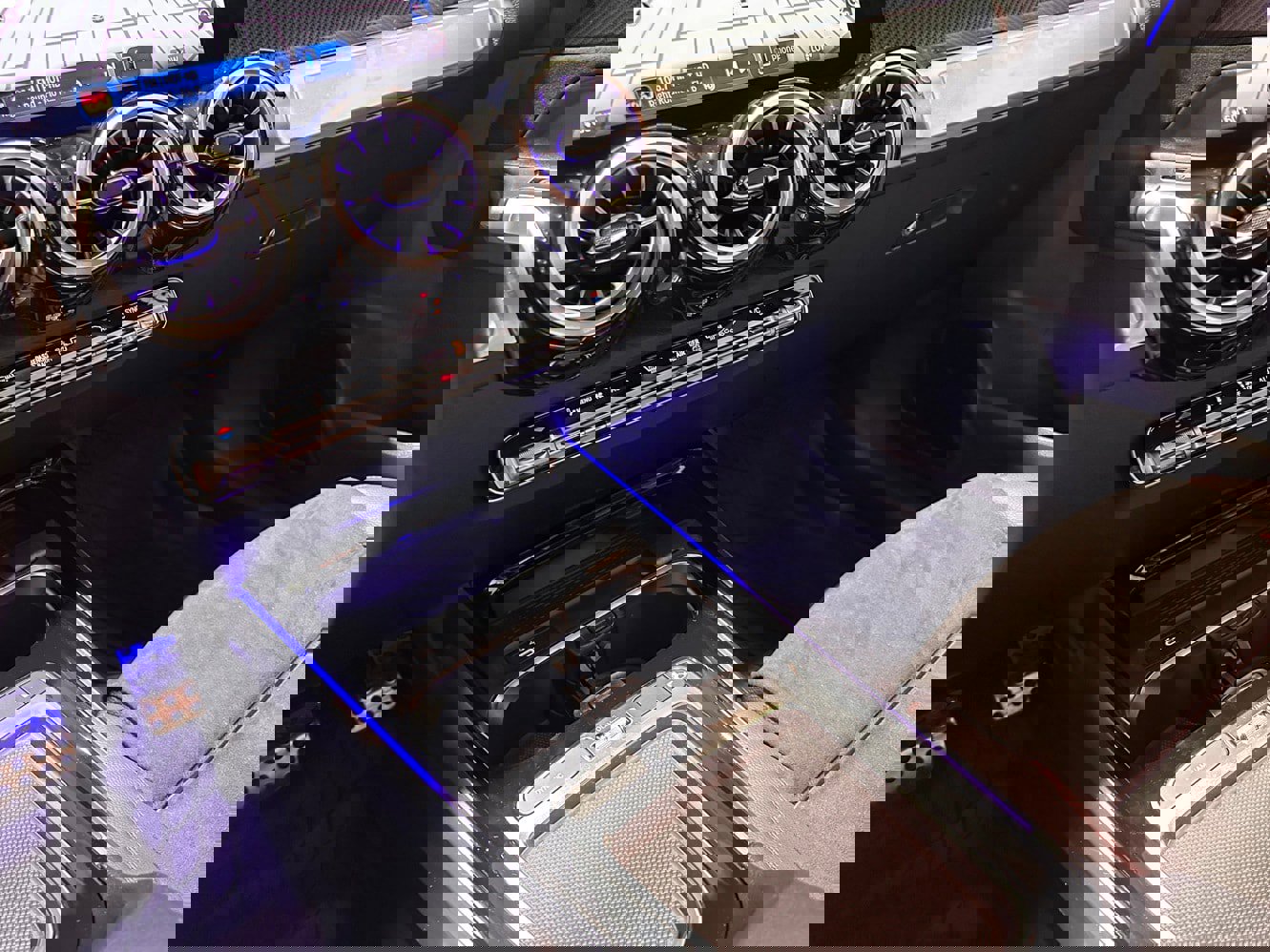 Used 2024 Mercedes-Benz GLB 250 4MATIC image 24