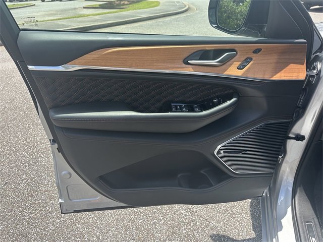 Used 2024 Jeep Grand Cherokee L Summit image 10