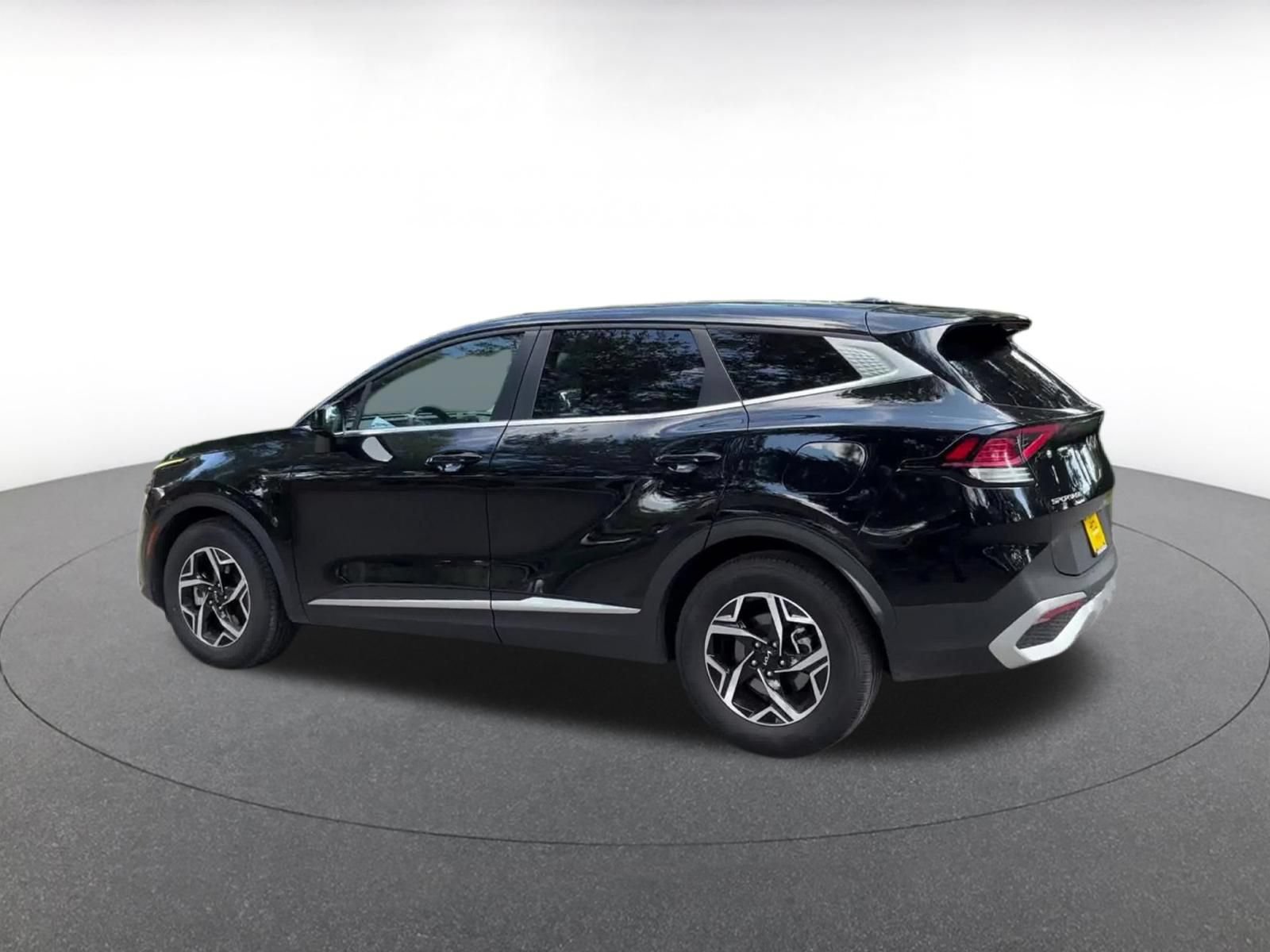 Used 2025 Kia Sportage LX FWD image 10