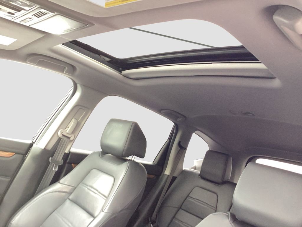 Used 2020 Honda CR-V Touring image 25