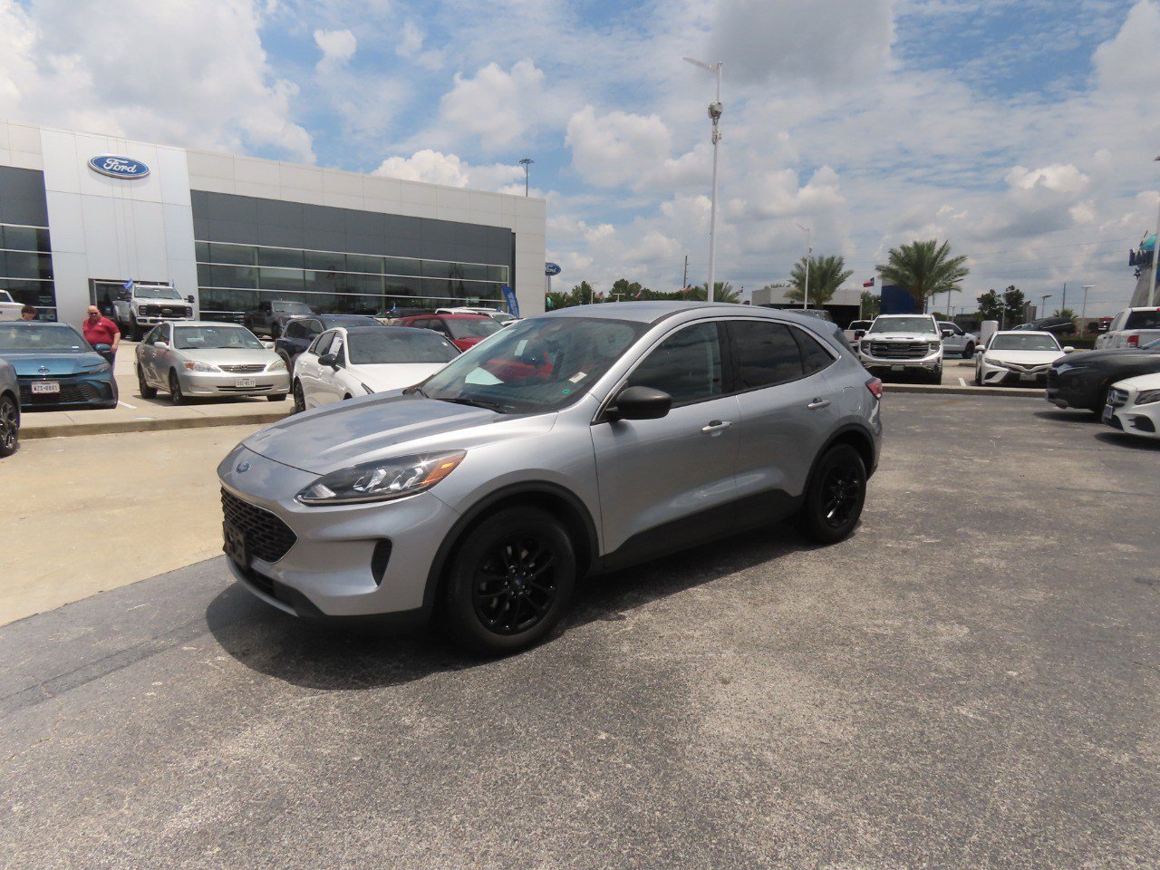 Used 2022 Ford Escape SE FWD image 2