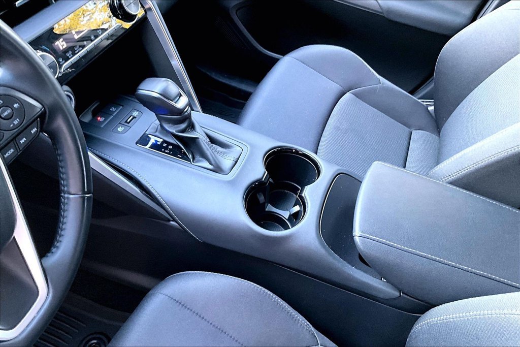 Used 2022 Toyota Venza LE AWD/4WD image 18