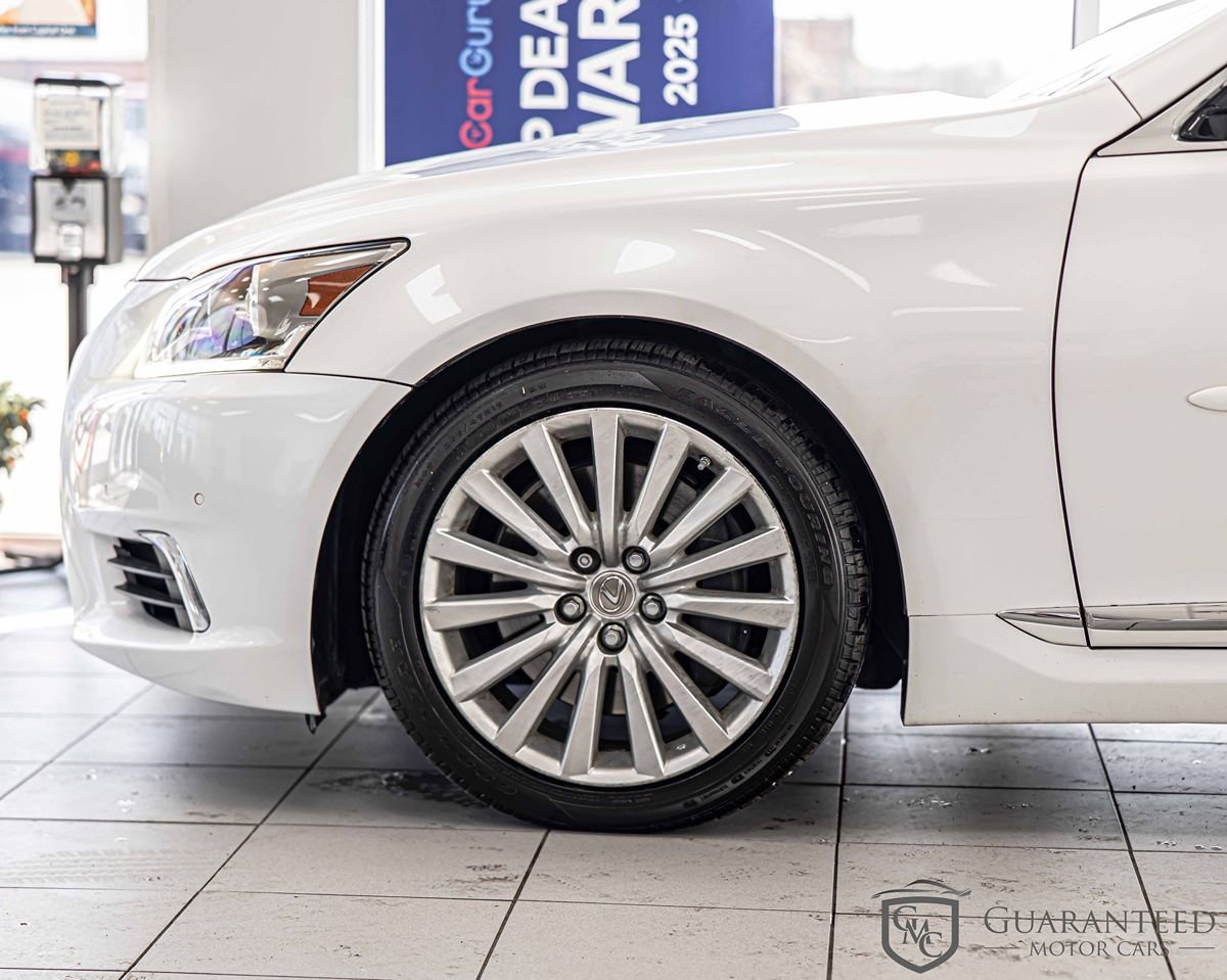 Used 2017 Lexus LS 460 AWD w/ Comfort Package image 7