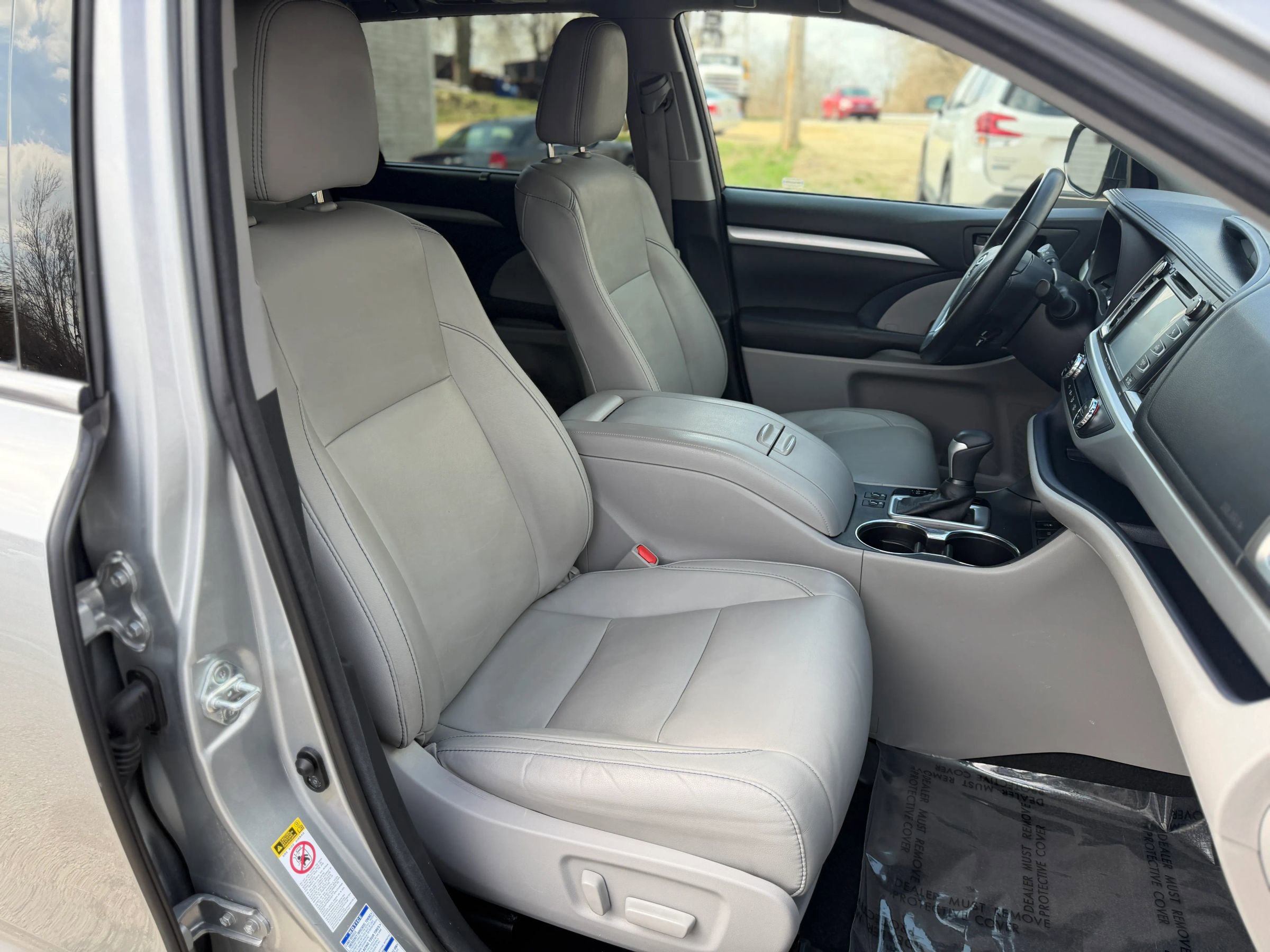 Used 2017 Toyota Highlander XLE image 21