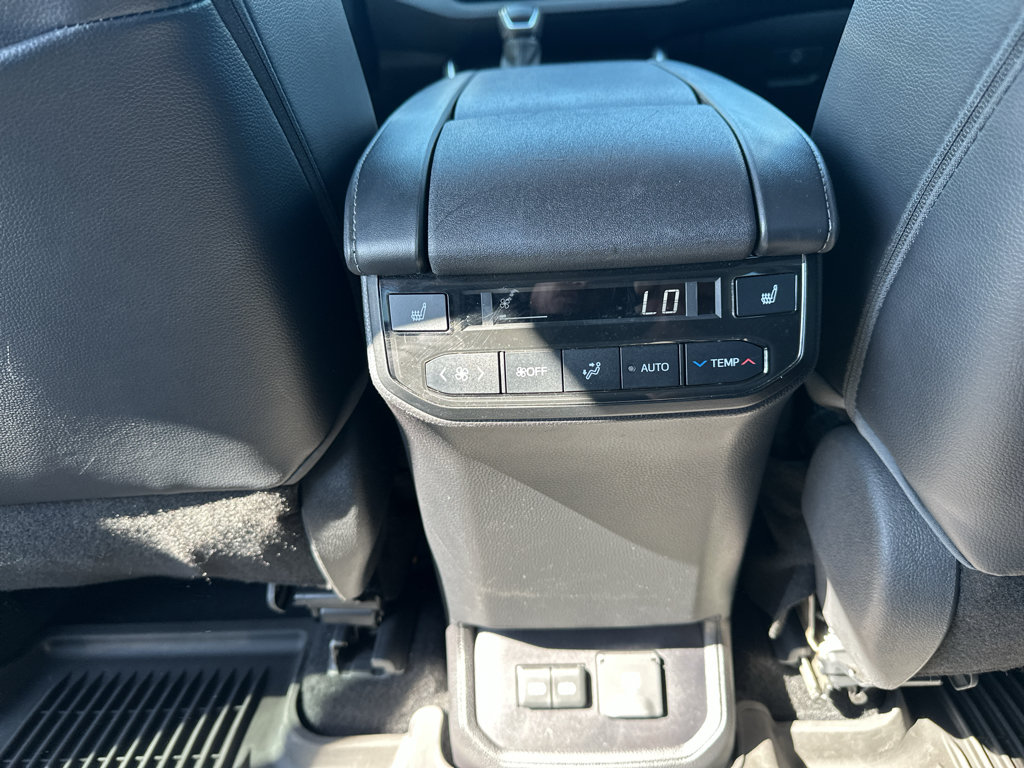 Used 2022 Toyota Highlander Platinum AWD/4WD image 26