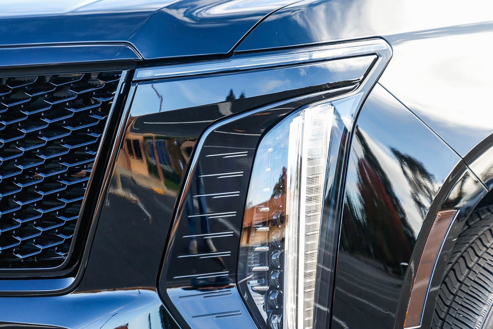 Used 2025 Cadillac Escalade Sport w/ Touring Package image 7