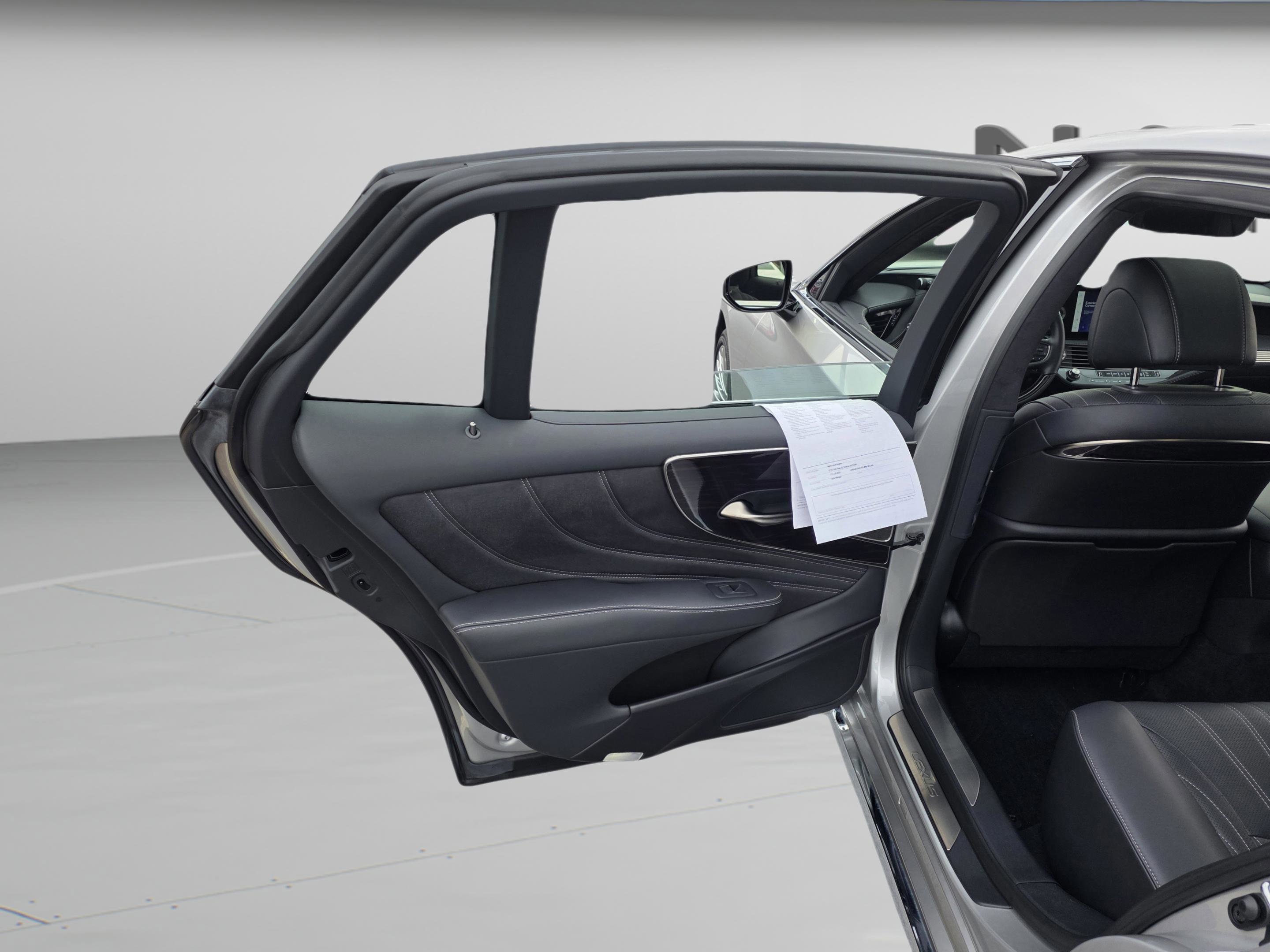 Certified 2024 Lexus LS 500 w/ Interior Upgrade Package image 29