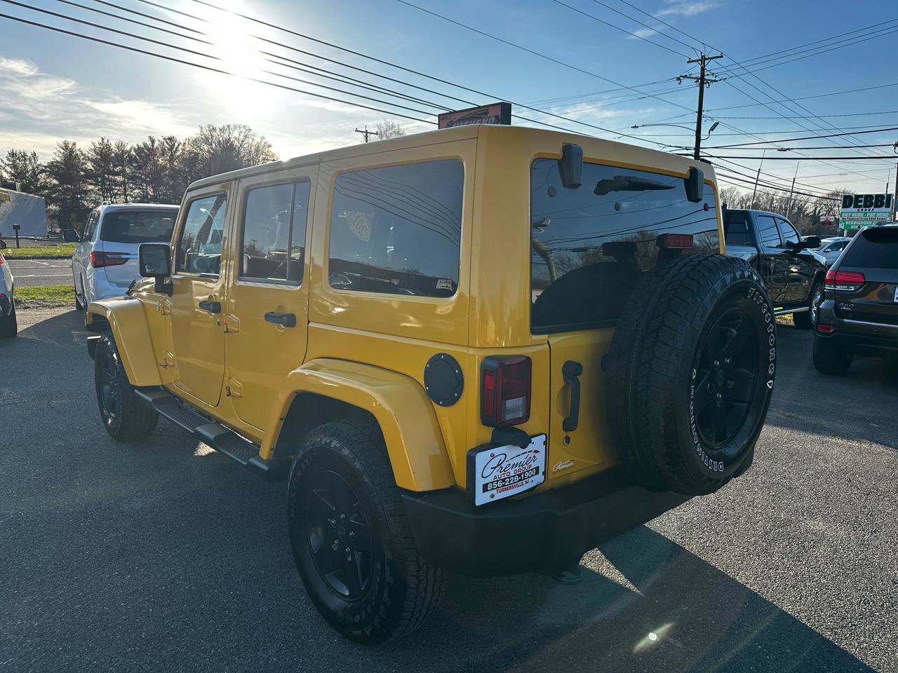 Used 2015 Jeep Wrangler Unlimited Sahara AWD/4WD image 7