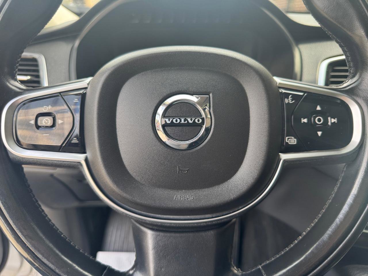 Used 2016 Volvo XC90 T6 Momentum w/ Momentum Plus Package image 17