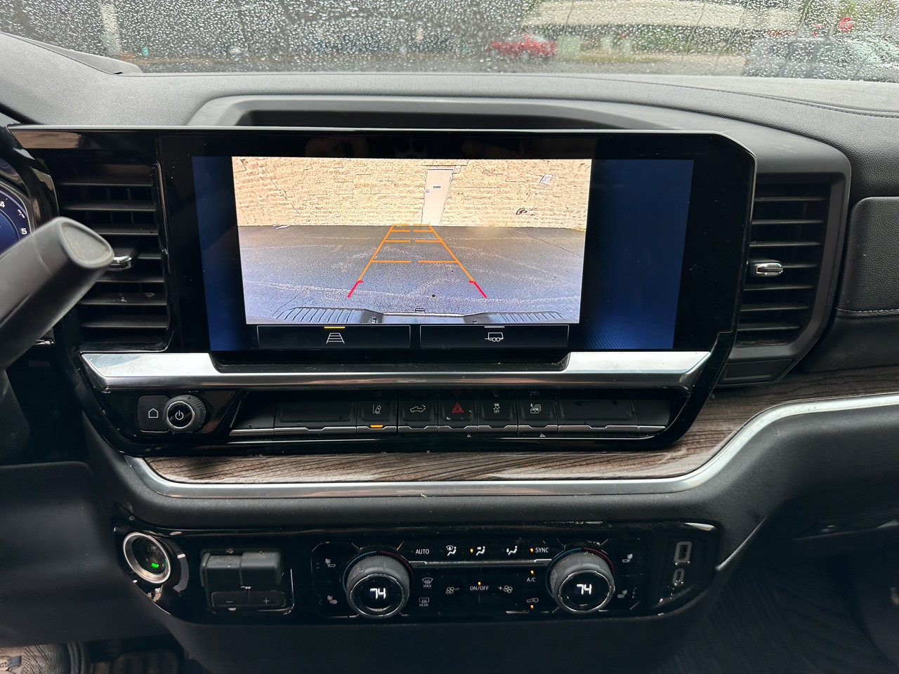 Used 2025 Chevrolet Silverado 2500 LT w/ Convenience Package image 15