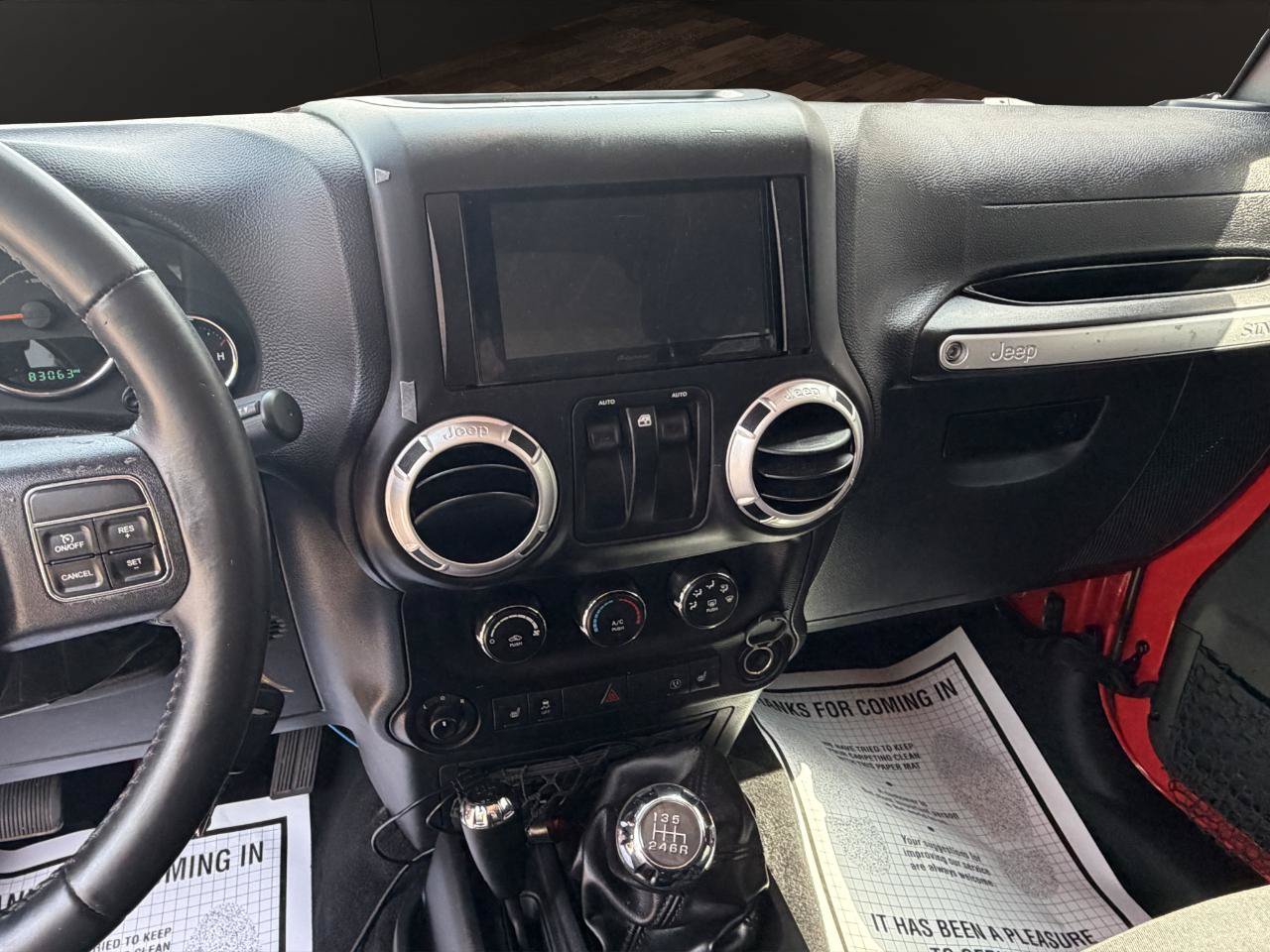 Used 2016 Jeep Wrangler Sahara w/ Connectivity Group AWD/4WD image 13