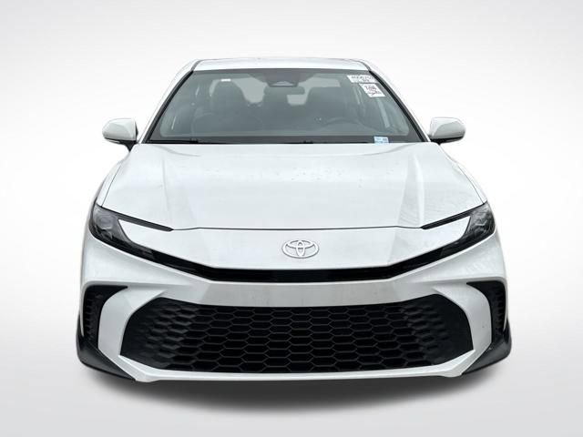 Used 2025 Toyota Camry SE image 10