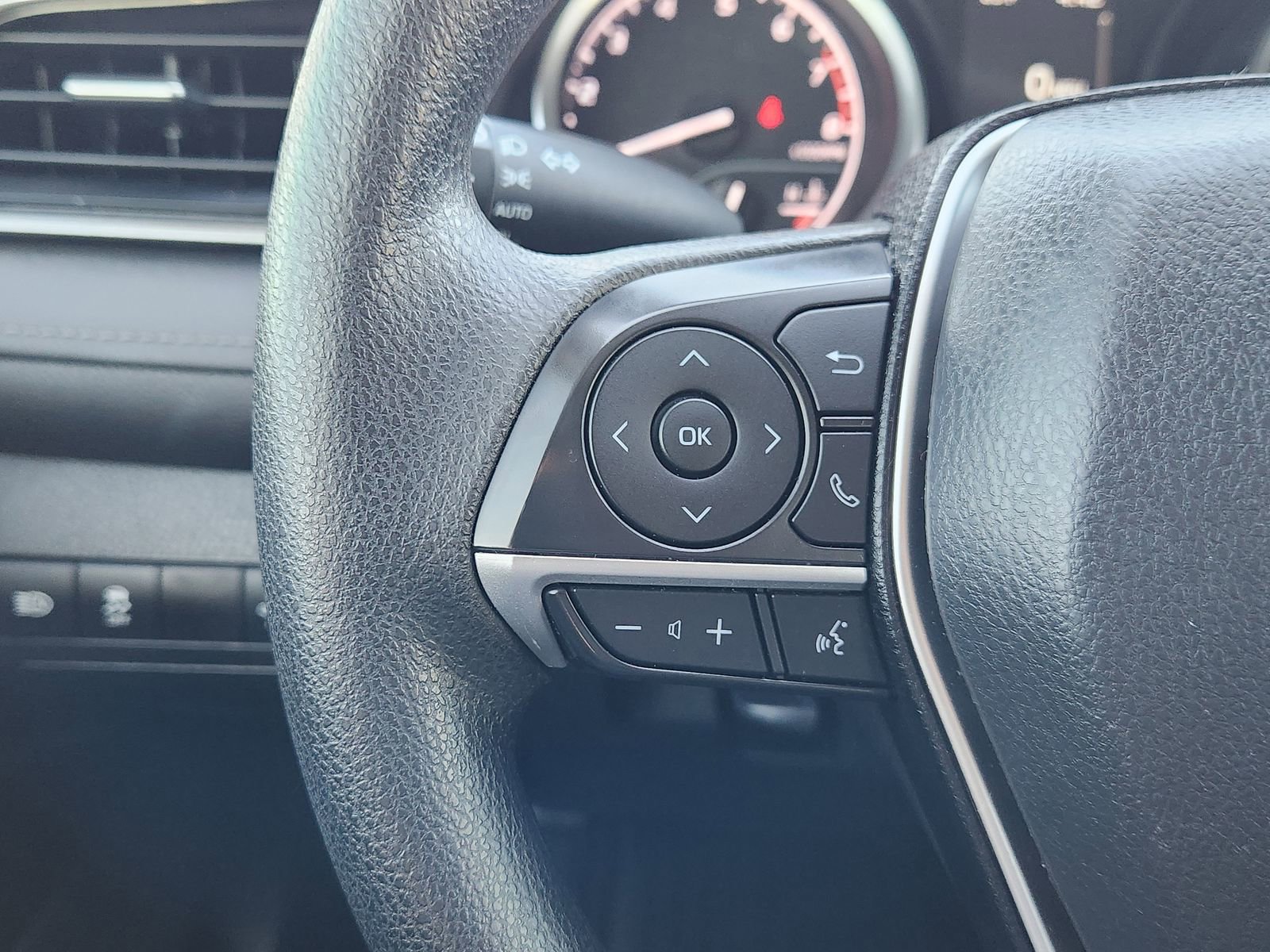 Used 2023 Toyota Camry LE image 32