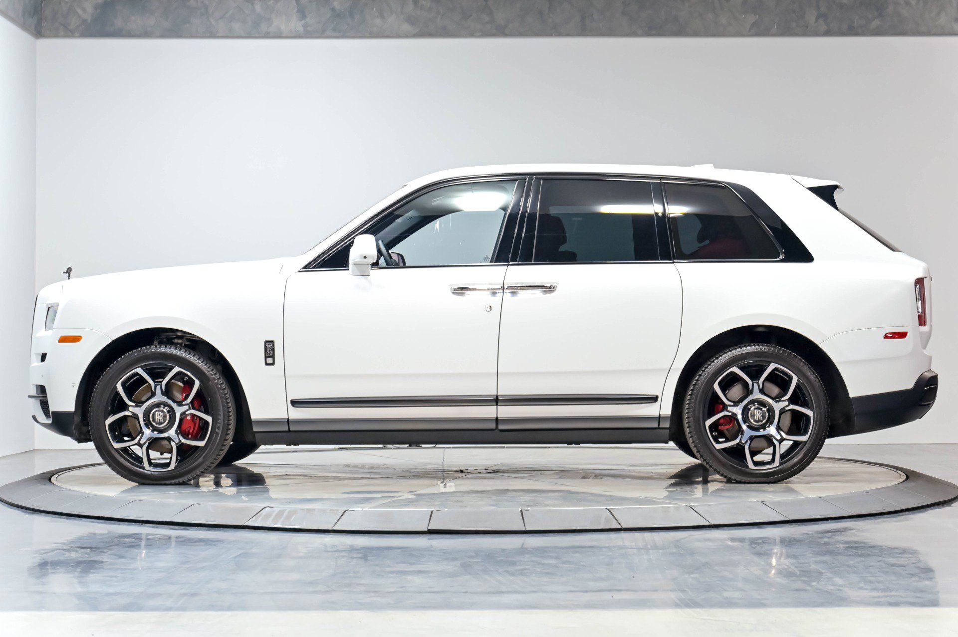 Used 2021 Rolls-Royce Cullinan Black Badge AWD/4WD image 49