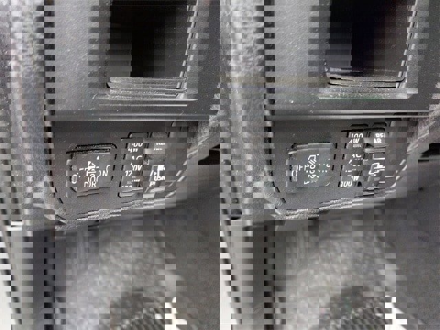 Used 2017 Toyota Tacoma Limited image 19