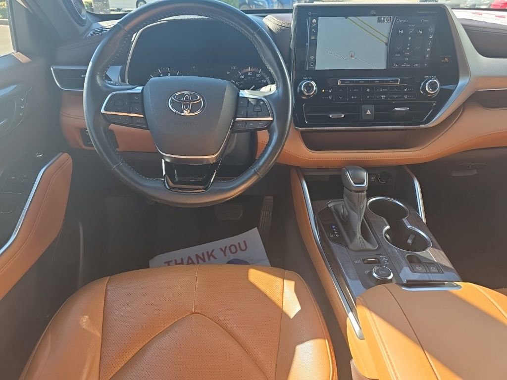 Used 2020 Toyota Highlander Platinum image 21