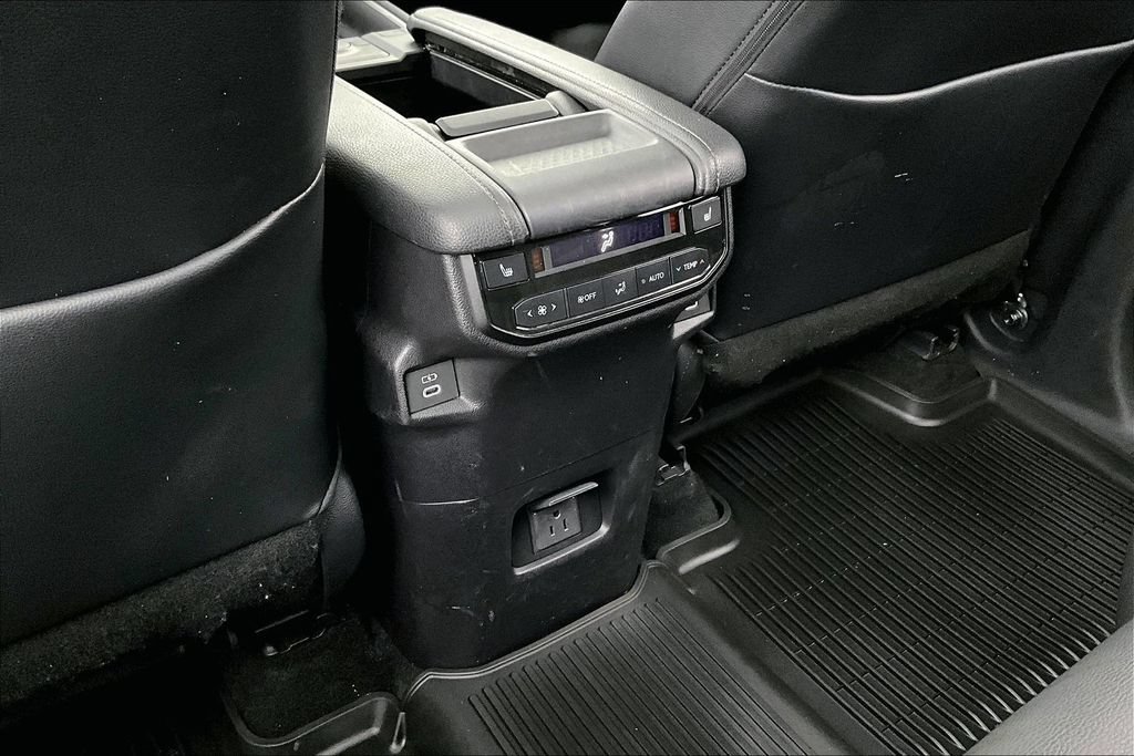 Used 2025 Toyota Grand Highlander FWD image 29