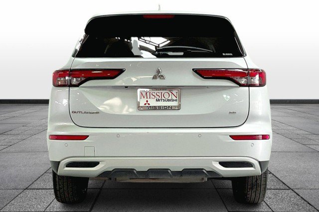 Used 2024 Mitsubishi Outlander SE image 4