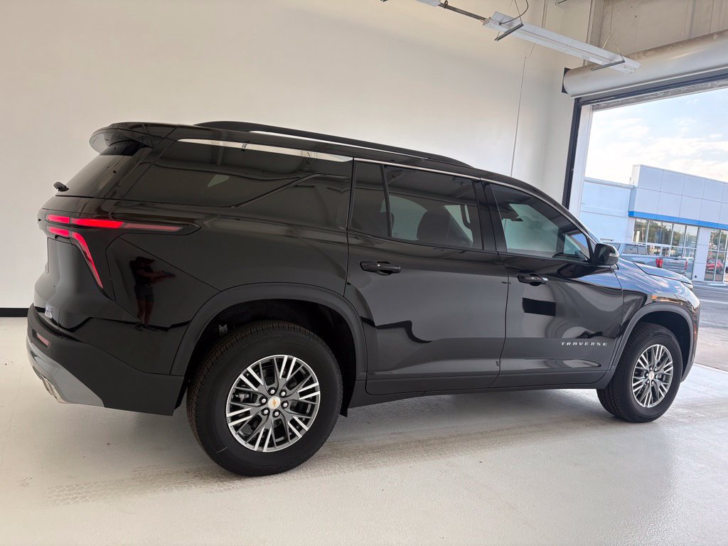 New 2027 Chevrolet Traverse LT FWD image 18