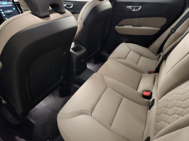 New 2027 Volvo XC60 T8 Plus AWD/4WD image 30