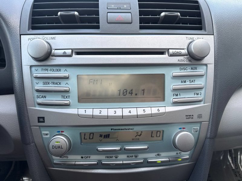 Used 2009 Toyota Camry XLE FWD image 26