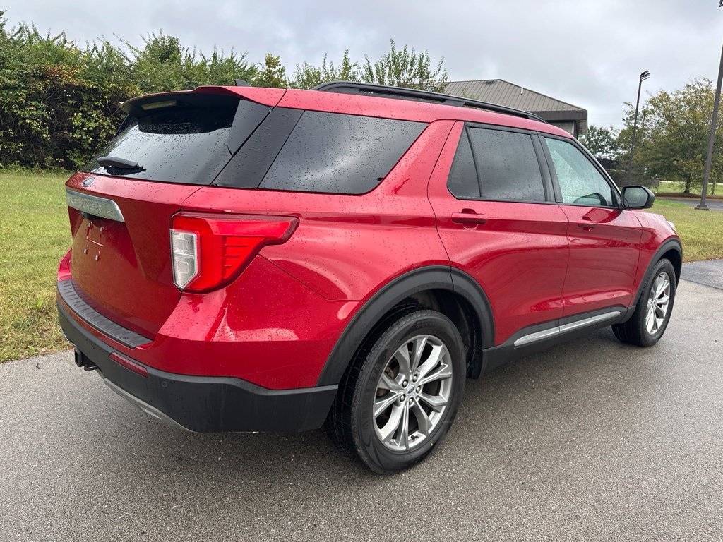 Used 2023 Ford Explorer XLT w/ Equipment Group 202A AWD/4WD image 11