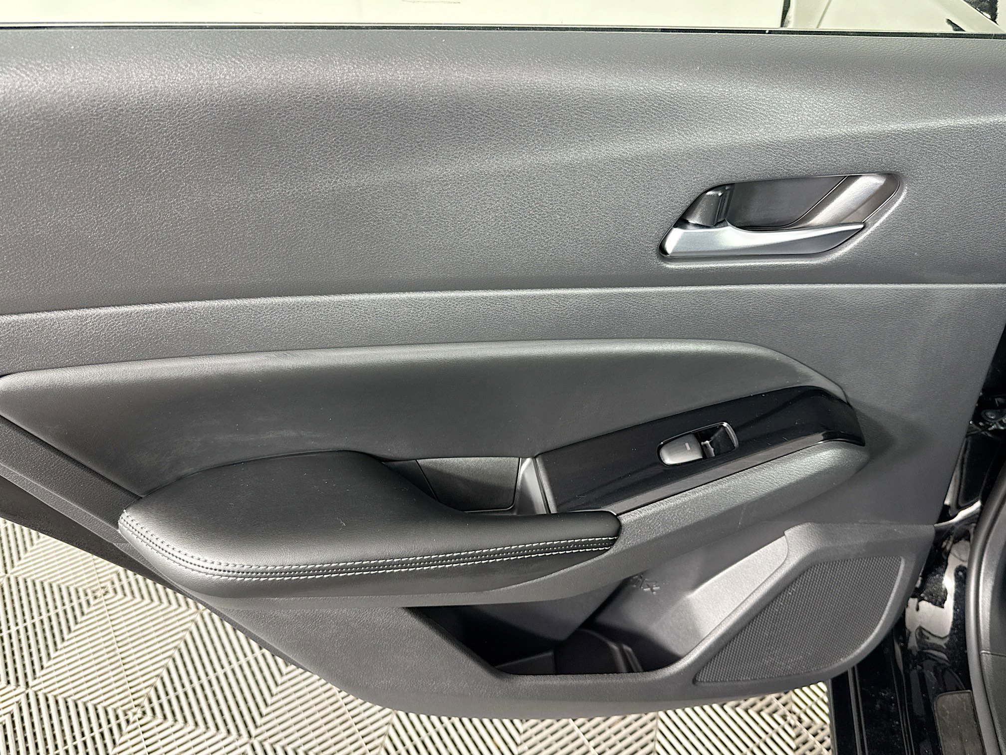 Used 2025 Nissan Altima 2.5 SL image 45