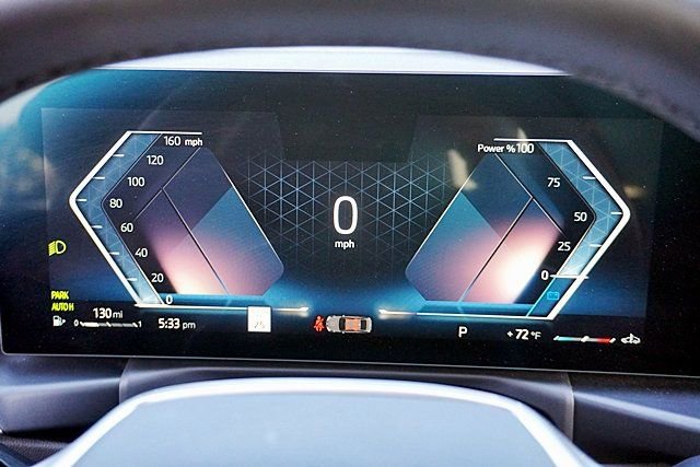 Used 2025 BMW 330i xDrive Sedan w/ Convenience Package image 33