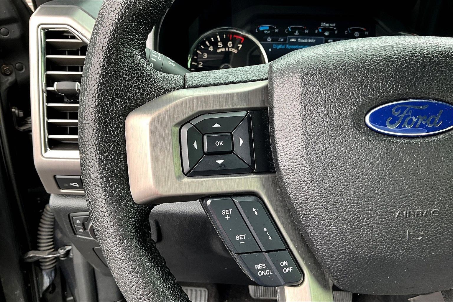 Used 2016 Ford F150 Platinum w/ Equipment Group 701A Luxury image 13