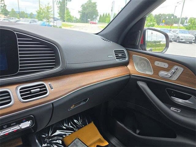 Used 2025 Mercedes-Benz GLS 450 4MATIC image 28