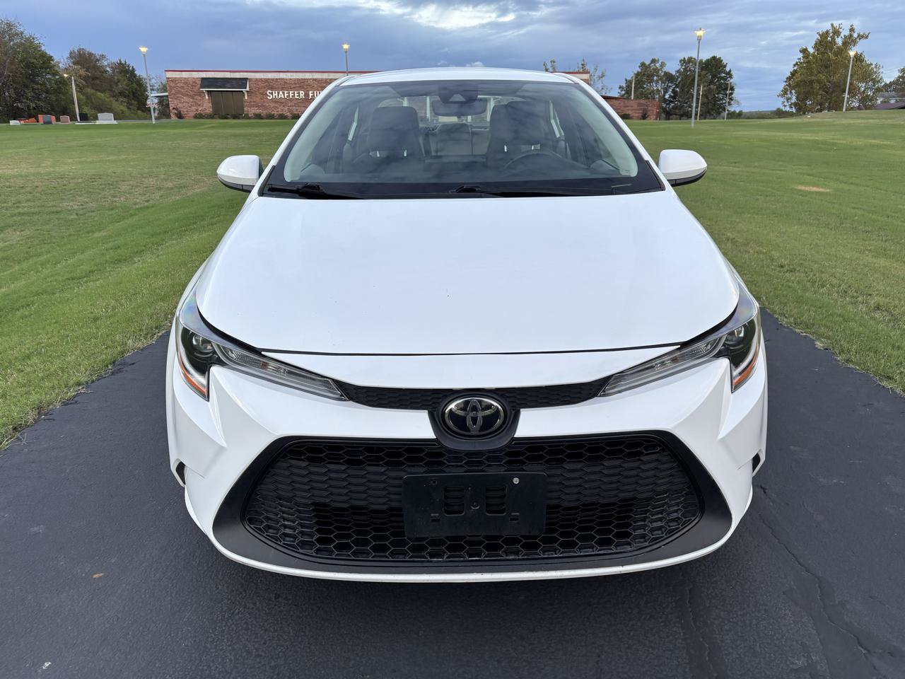 Used 2022 Toyota Corolla LE FWD image 4