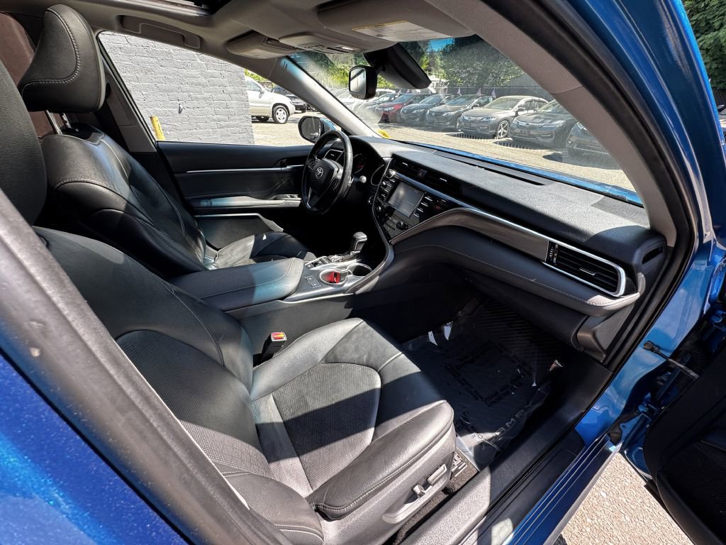 Used 2018 Toyota Camry XSE FWD image 19