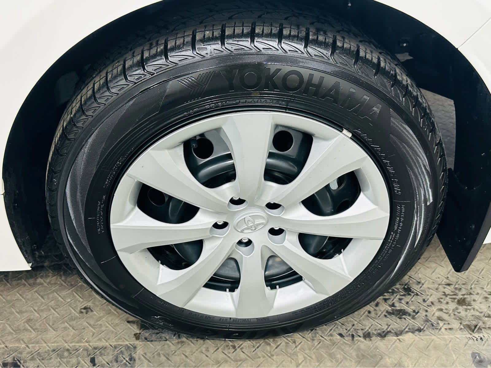 Certified 2024 Toyota Corolla LE FWD image 30