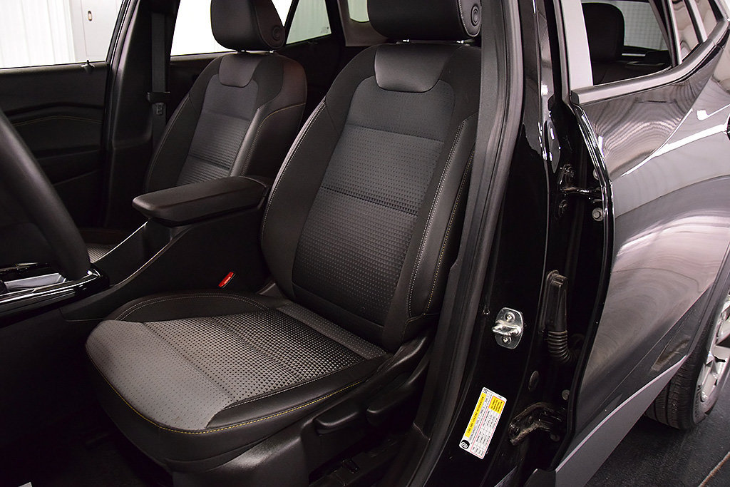 Used 2024 Chevrolet Trax LT w/ Sunroof Package FWD image 27