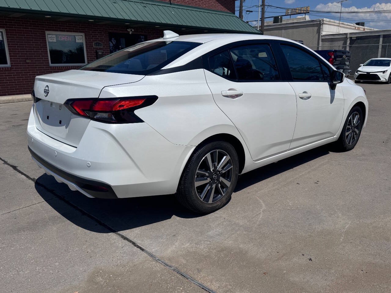 Used 2023 Nissan Versa SV FWD image 6
