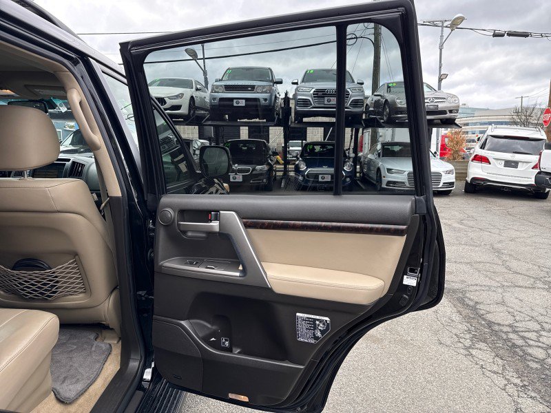 Used 2011 Toyota Land Cruiser w/ Upgrade Pkg AWD/4WD image 13