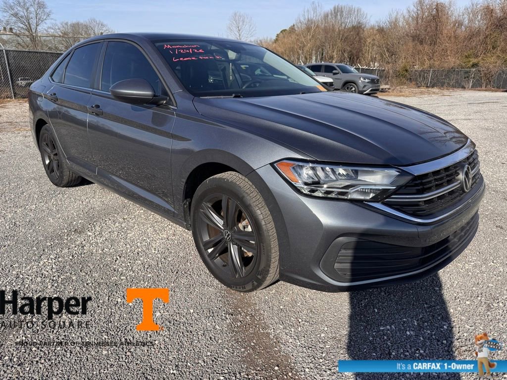 Used 2023 Volkswagen Jetta SE w/ Panoramic Sunroof Package image 7