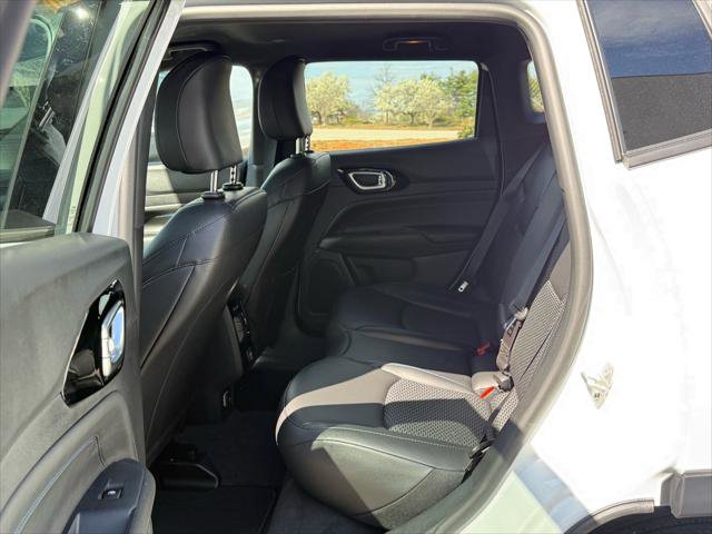 Certified 2026 Jeep Compass Latitude image 12